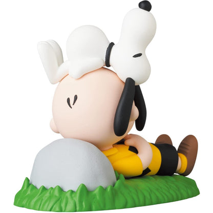 Medicom UDF Peanuts Napping Charlie Brown and Snoopy Figure