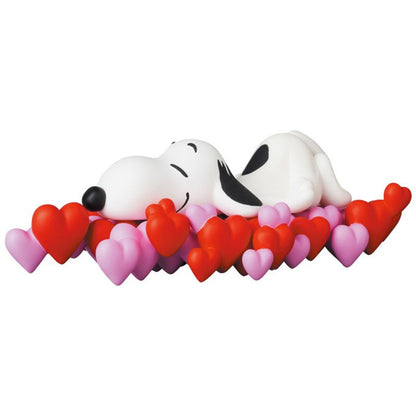 Medicom UDF Peanuts Full of Heart Snoopy Figure