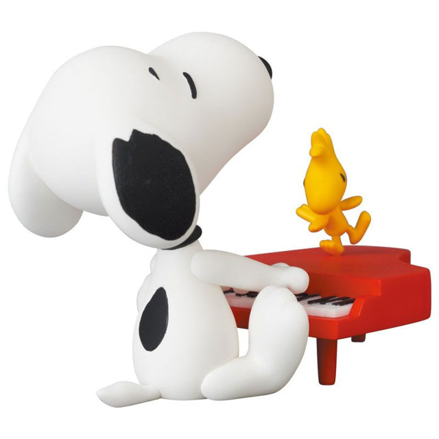 Medicom UDF Peanuts Pianist Snoopy Figure